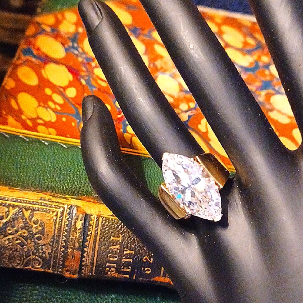 Woman's ring